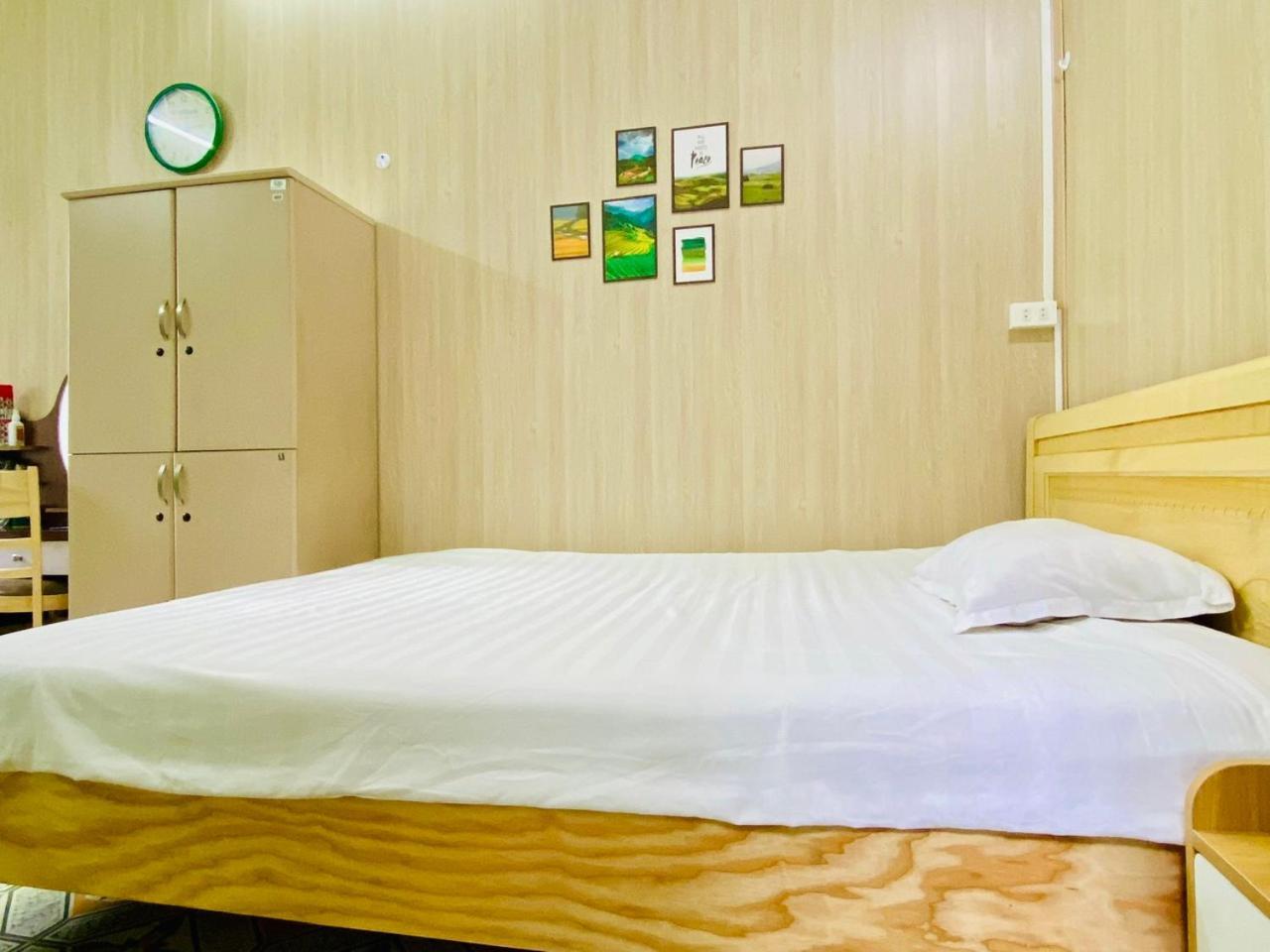 Cozy Homestay With Large Bed, Private Bathroom, Large Balcony 河内 外观 照片