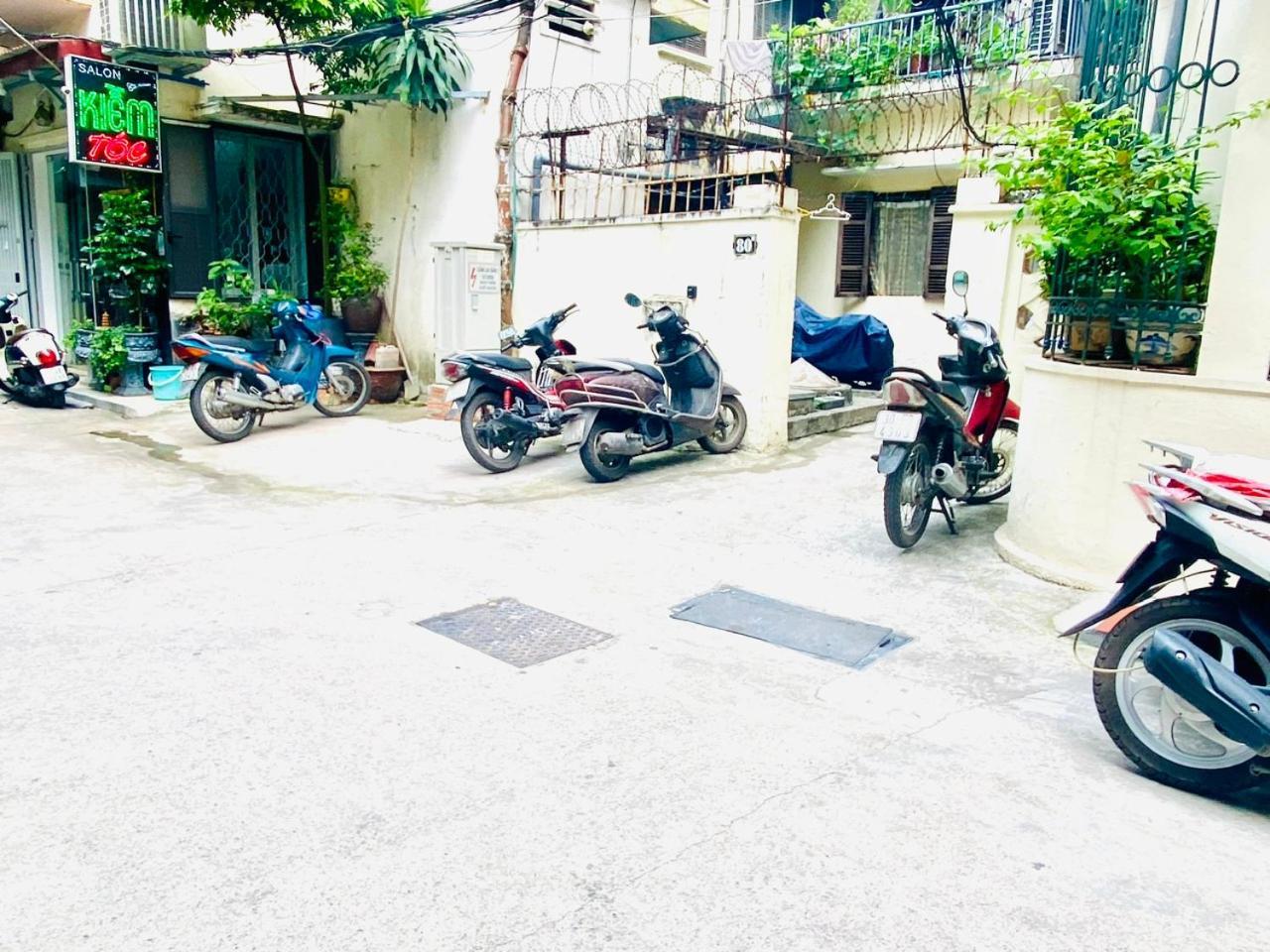 Cozy Homestay With Large Bed, Private Bathroom, Large Balcony 河内 外观 照片