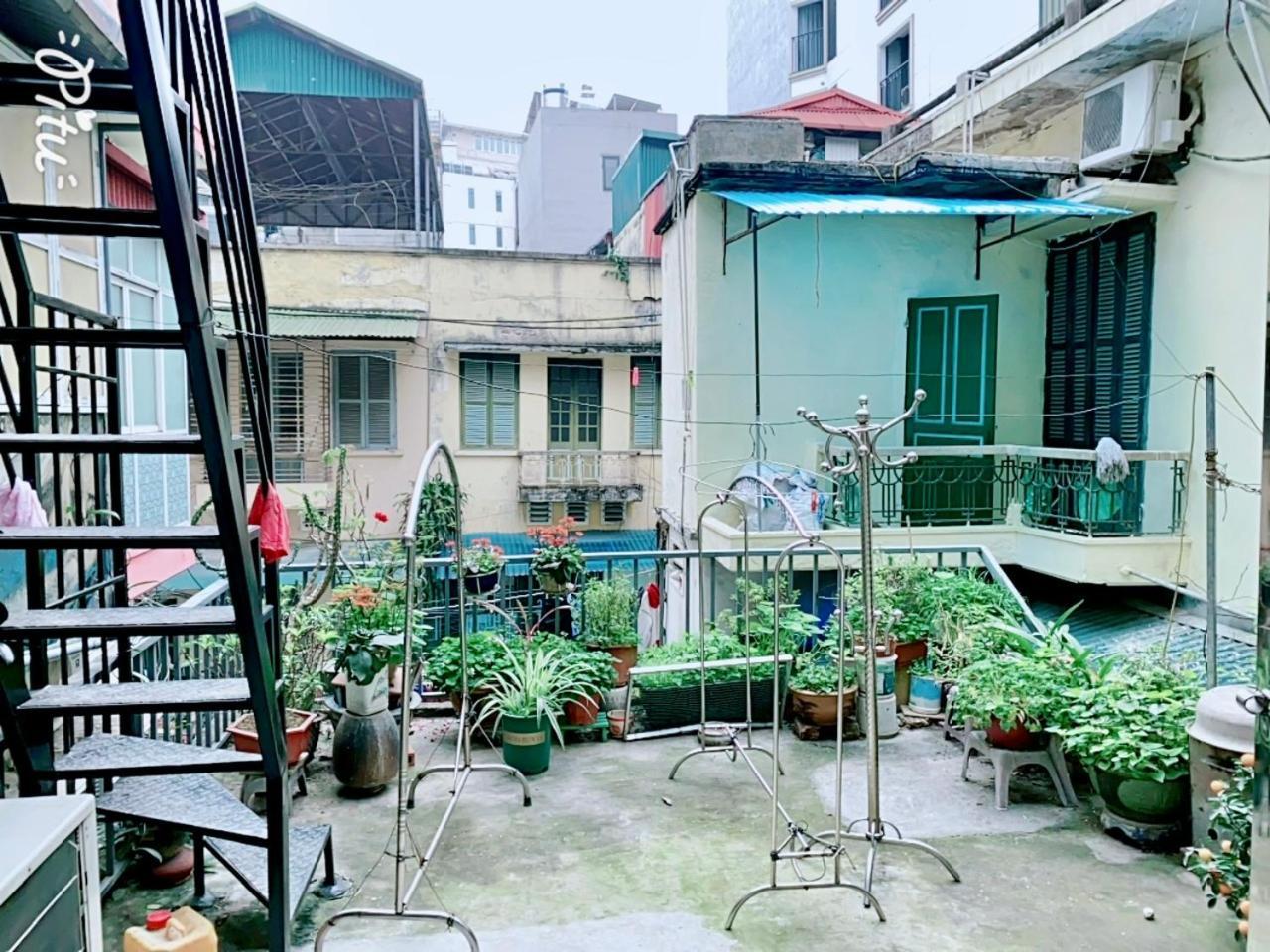 Cozy Homestay With Large Bed, Private Bathroom, Large Balcony 河内 外观 照片
